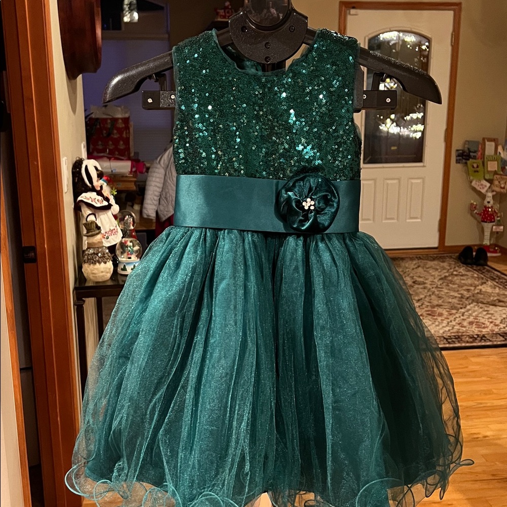 Bonnie Jean Green Sequin Christmas dress. Size 5
